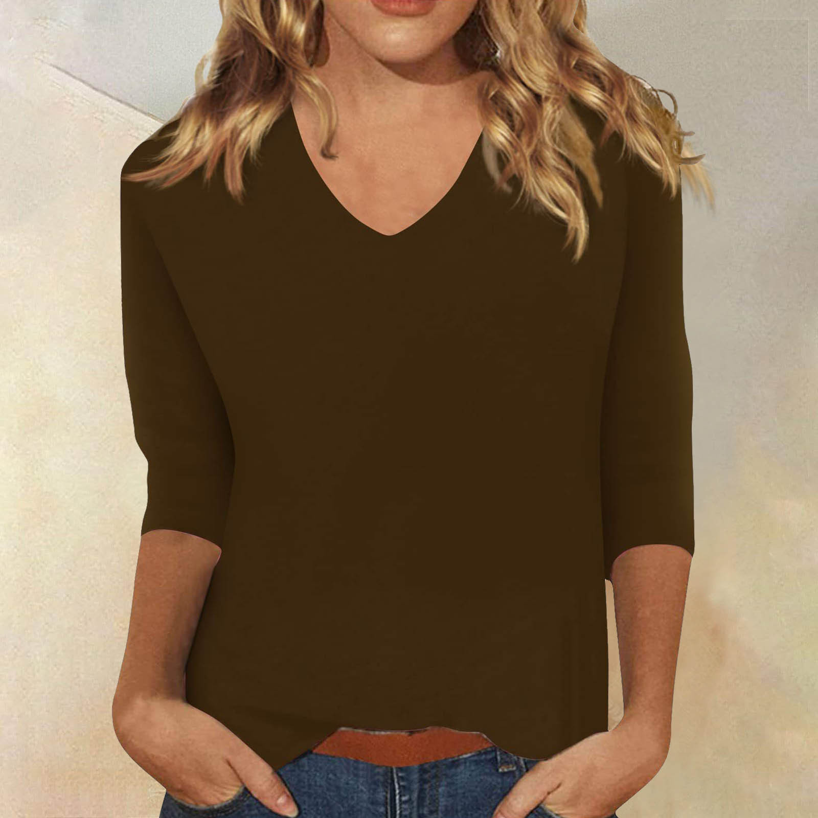 thumbnail image 2 of Camiseta básica de verano informal de color liso con cuello en V para mujer - Poliéster, manga 3/4, aberturas laterales - S-XXL, 2 of 5
